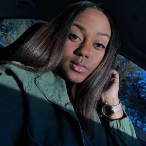 Meet your Posher, Akilah